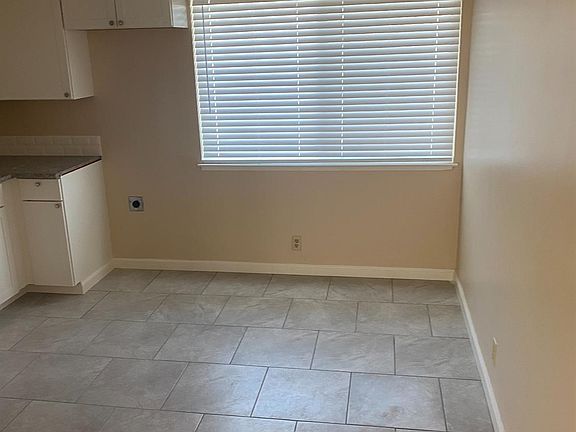 5th image of 2420 Oxford Way APT 45