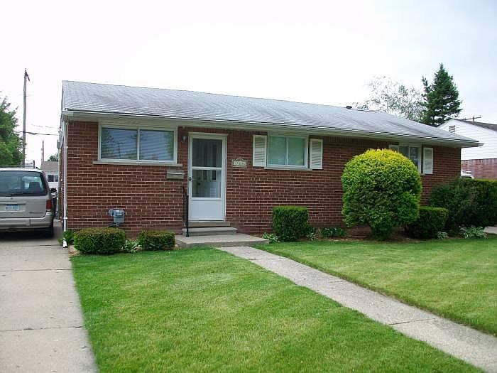 17836 Breezeway, Fraser, MI 48026 Zillow