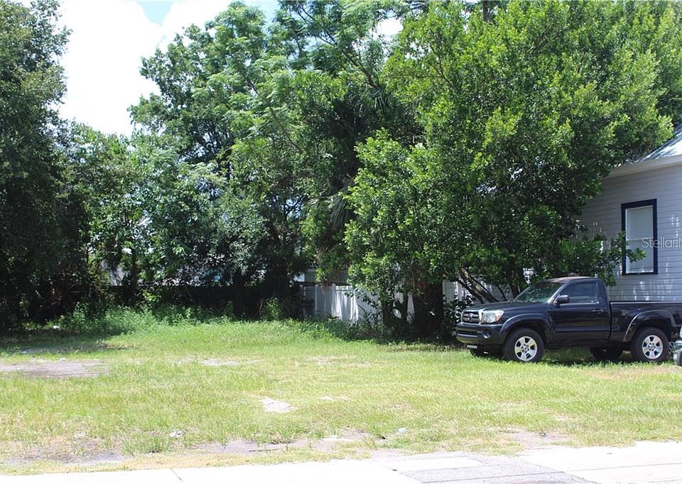 1st image of 1811 E Columbus Dr