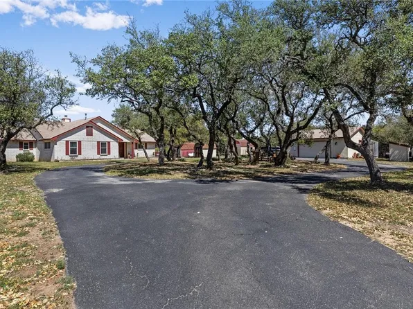 8010 Devonshire Dr, Spring Branch, TX 78070