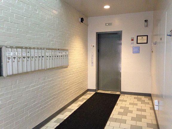 Mail room to Elevator