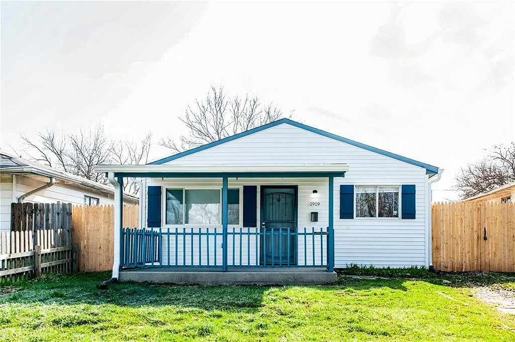 2909 Draper St photo 1