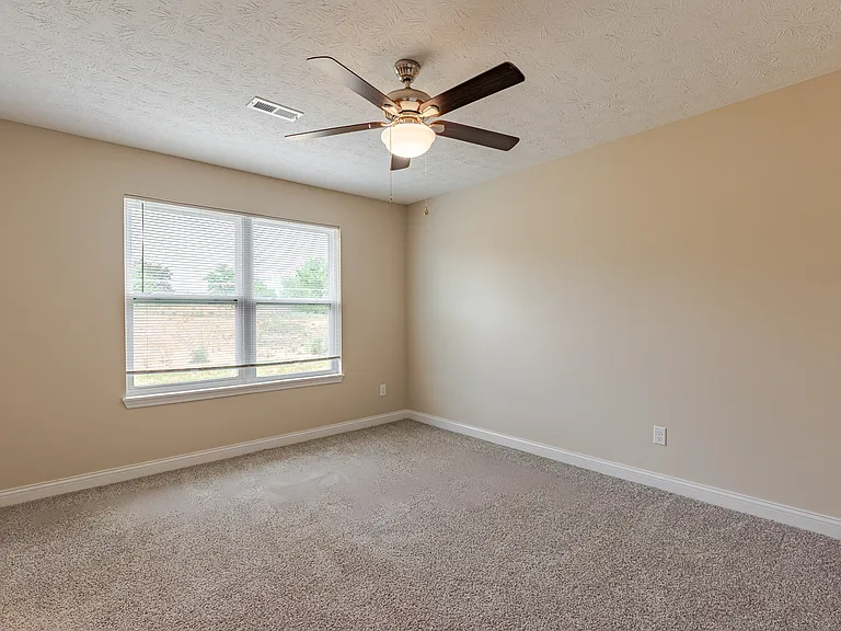 305 Breckinridge Cir — Photo 28