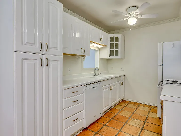 910 Duncan Ln #50 — Photo 7