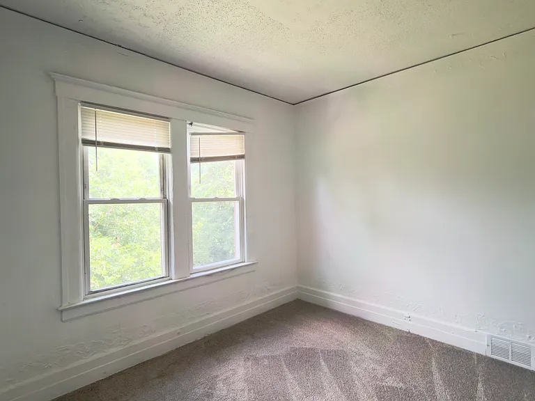 5406 Iroquois St — Photo 9