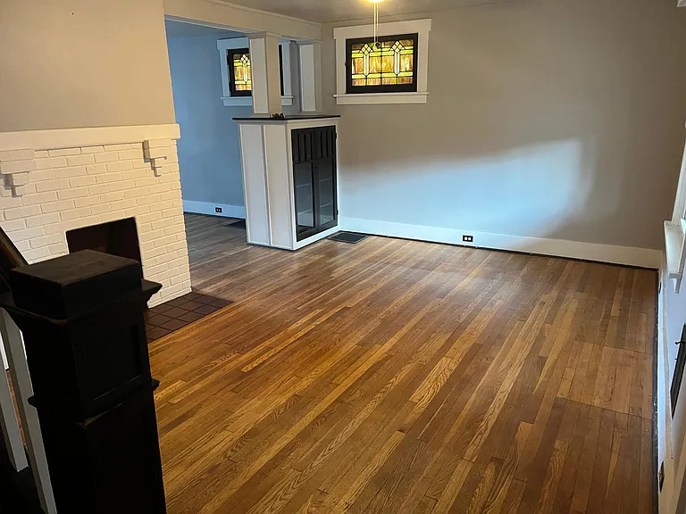 616 Peebles St — Photo 2