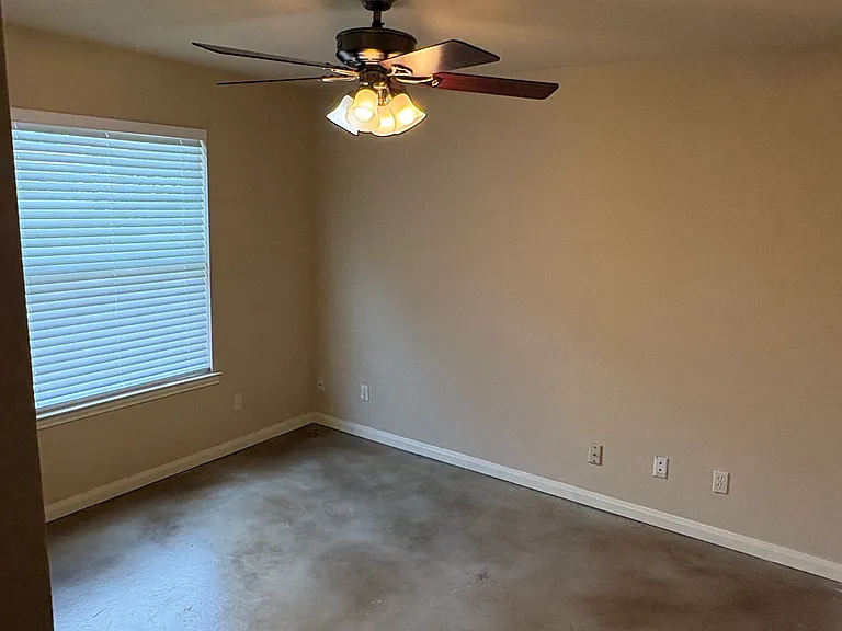281 Springs Hill Cir — Photo 12