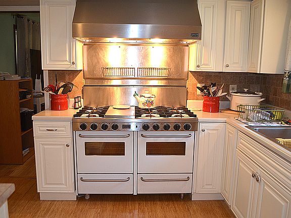 3rd image of 319 Hickory Lane