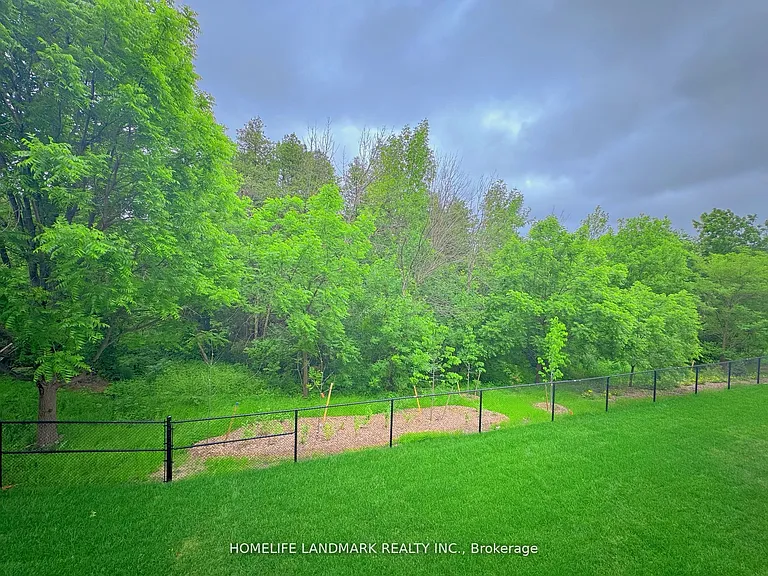 73 West Village Ln — Photo 3