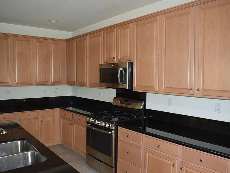 378 W Abbey Ln — Photo 5