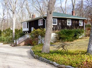 52 Knoll Rd, Southampton, NY 11968