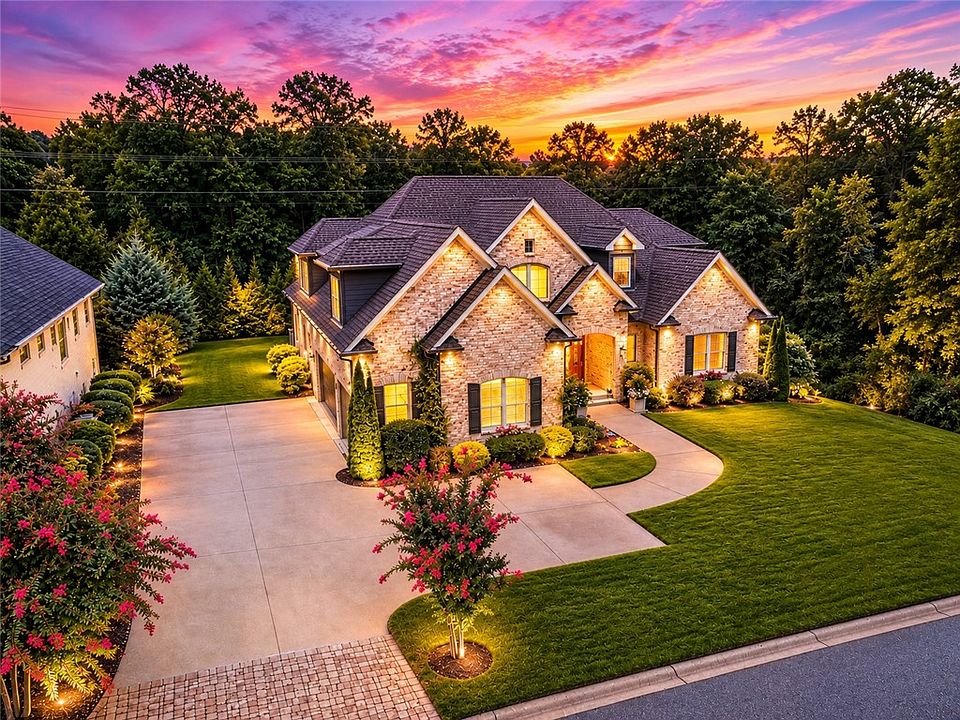 1st image of 308 Chamblee Blvd