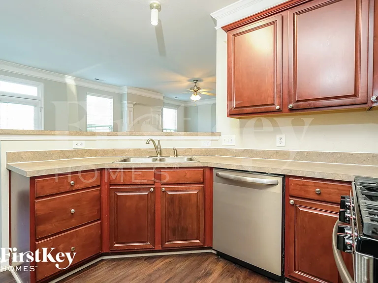 124 Fining Ct — Photo 8