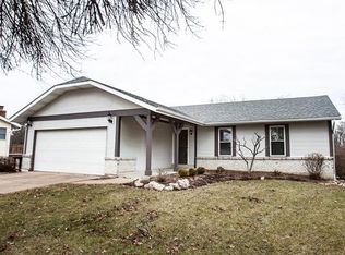 553 Red Bridge Ct, Ballwin, MO 63021