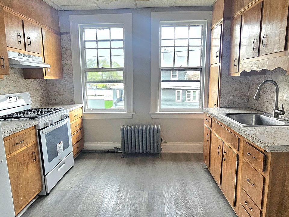 1st image of 305 Main St #D