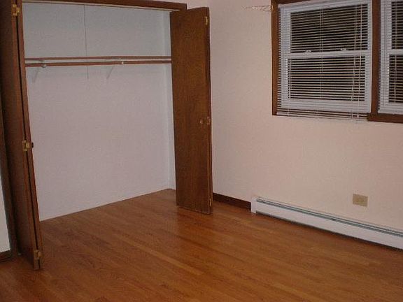 4th image of 10105 Devon Ct APT 3