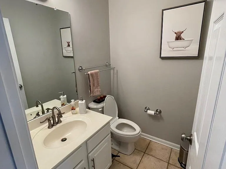 8049 Stoneham Ct — Photo 10