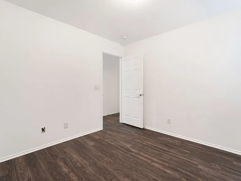 9132 Gabardine Ave — Photo 29