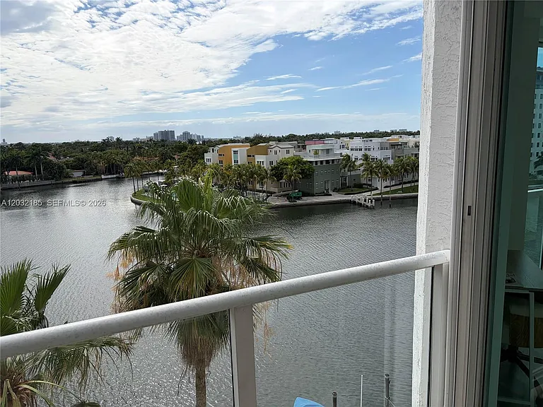 5900 Collins Ave #702 — Photo 10