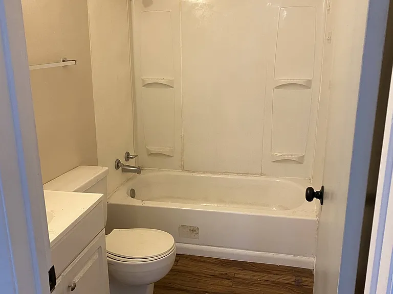 410 S Sterling Ave #7 — Photo 4