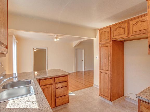 5th image of 1221 N San Pedro St