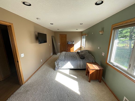 4th image of 2512 Ryan Ave E