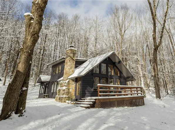 136 Demount Rd, Somerset, PA 15501