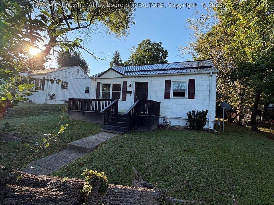 1st image of 2913 Pence St S
