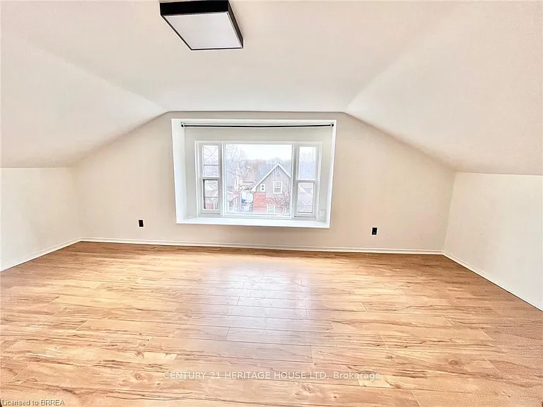 220 Nelson St #3 — Photo 6