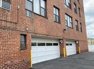 (Undisclosed Address), White Plains, NY 10605
