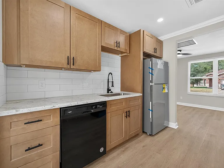 889 Chas Ln — Photo 11