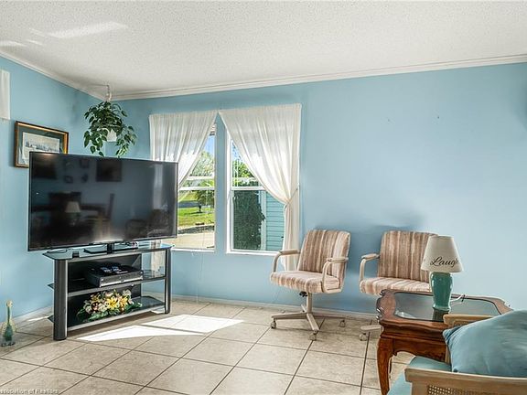 5th image of 2814 S Dockside Dr