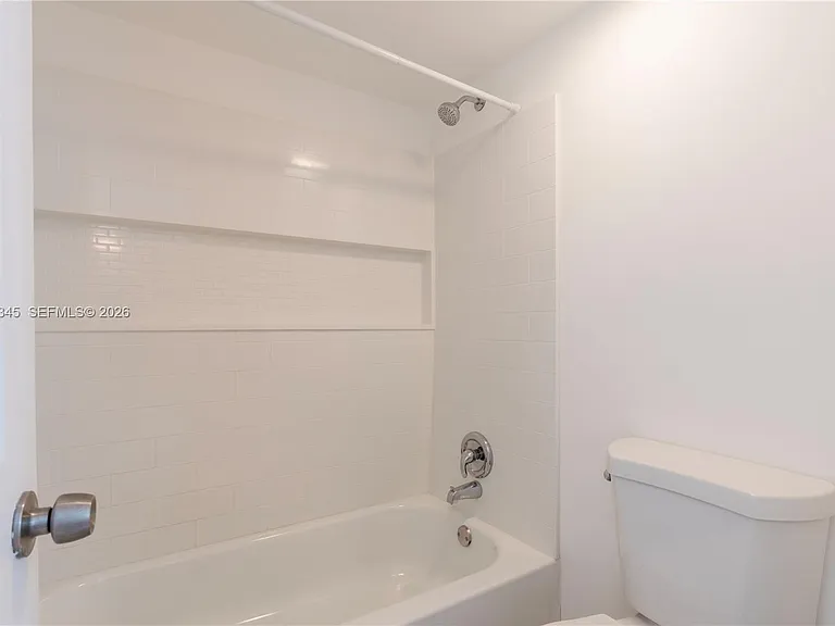 20260 NE 3rd Ct #2 — Photo 7