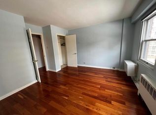 2909 N Sheridan Rd, Chicago, IL 60657