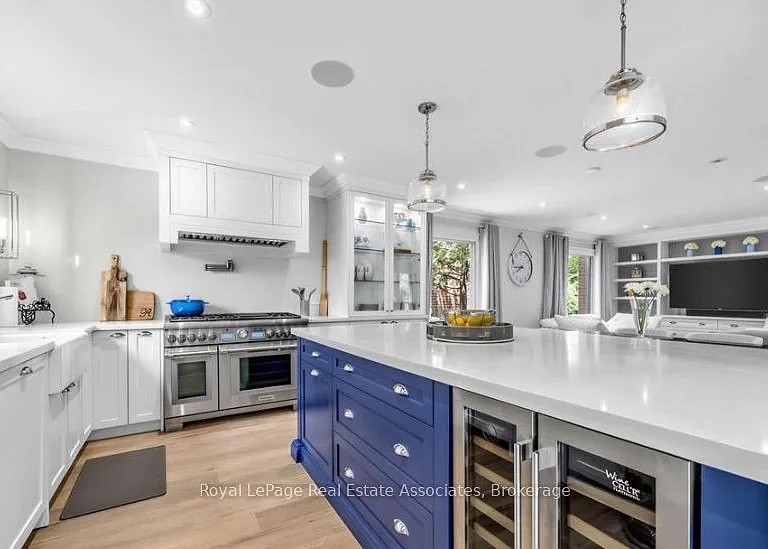 6760 Dolmage Ct — Photo 8