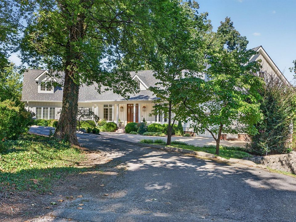 1st image of 1117 Winding Oaks Way
