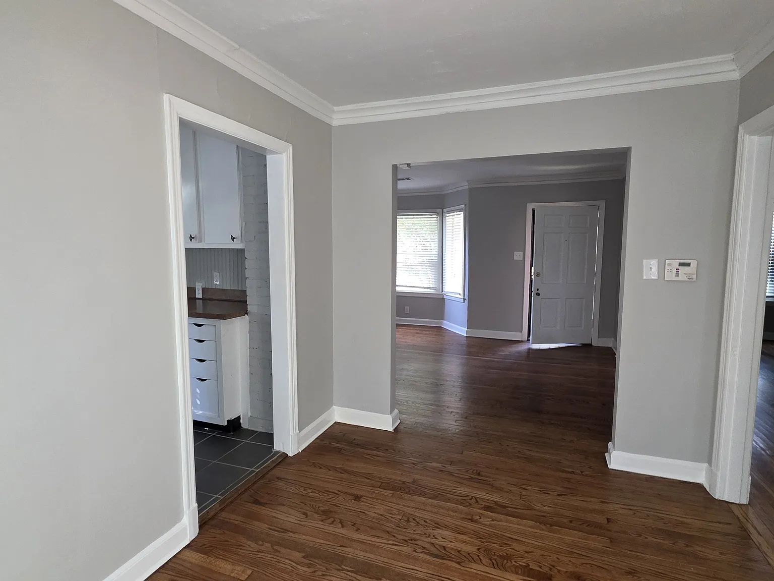 Charming 2-Bedroom, 1-Bathroom Home — Photo 4
