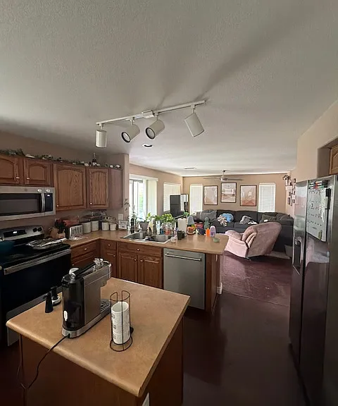 2421 W Silver Sage Ln — Photo 7