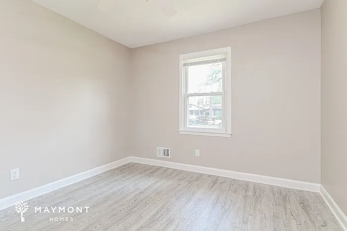 21 Newport Dr — Photo 11