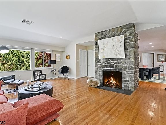 4th image of 18 Green Rd