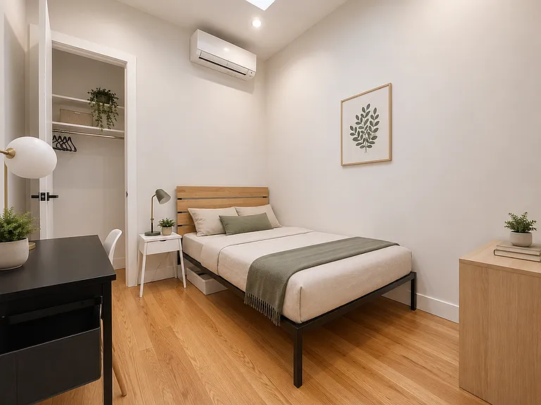 879 Cypress Ave #3R — Photo 3