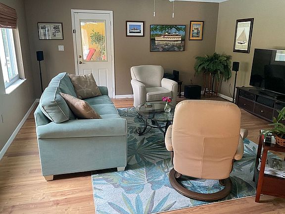 5th image of 1425 San Roberto Cir