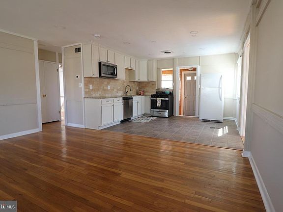 4th image of 328 Beall Ave