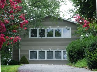 737 Newbern Rd, Pulaski, VA 24301