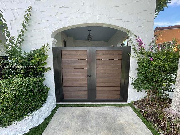 3rd image of 5648 SW 5th Ter