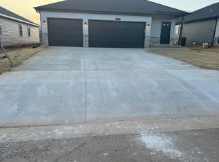 3439 N Nixon Ave, Springfield, MO 65803