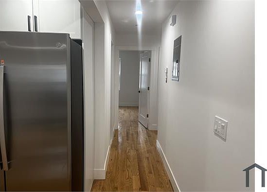 4th image of 156 Beach 26th St #1
