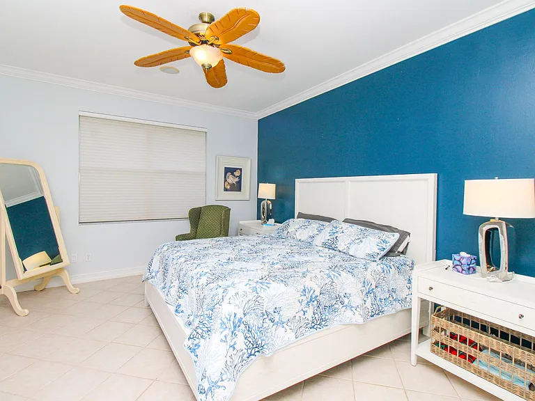 817 Carrick Bend Cir #101 — Photo 36