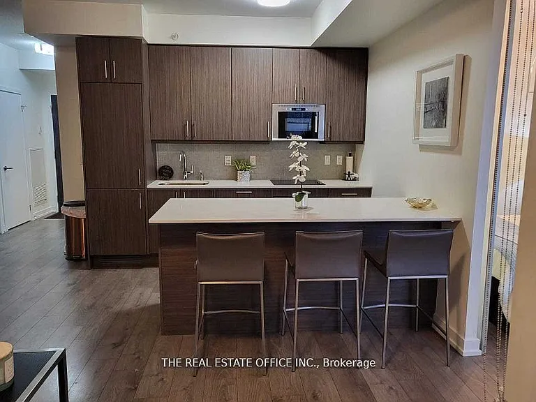 297 College St #603 — Photo 6