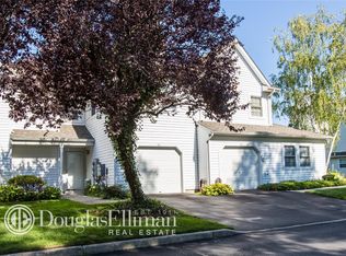 50 Erin Ln, Setauket, NY 11733